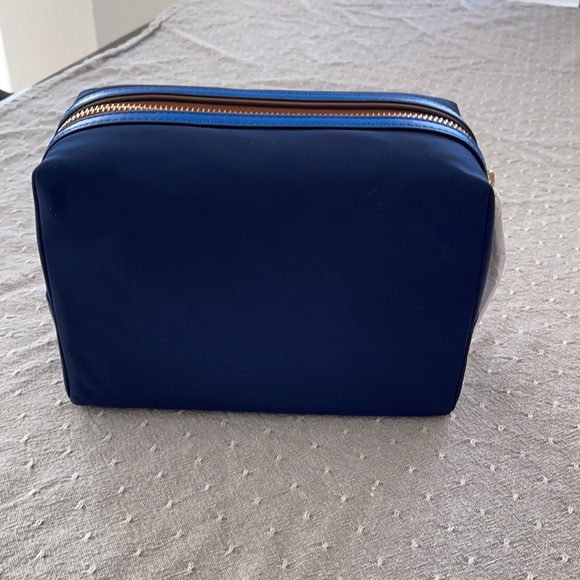 Tory Burch Perry Nylon Block Small Cosmetic Case Royal Blue size 8”In x 6”x4 In - Picture 5 of 8